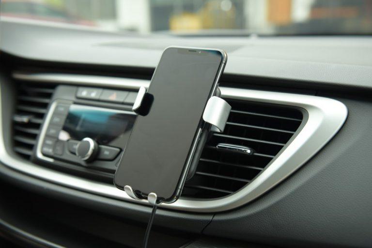 Car Interior modification: Phone mount inside a car
